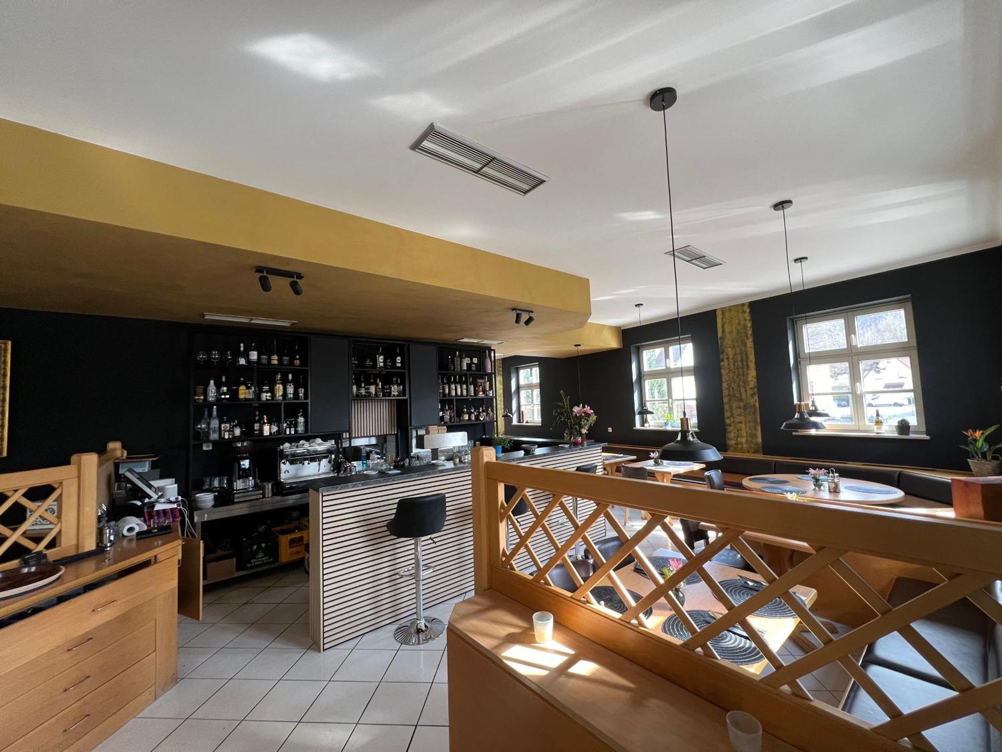 Upper-house Goldener Hirsch *